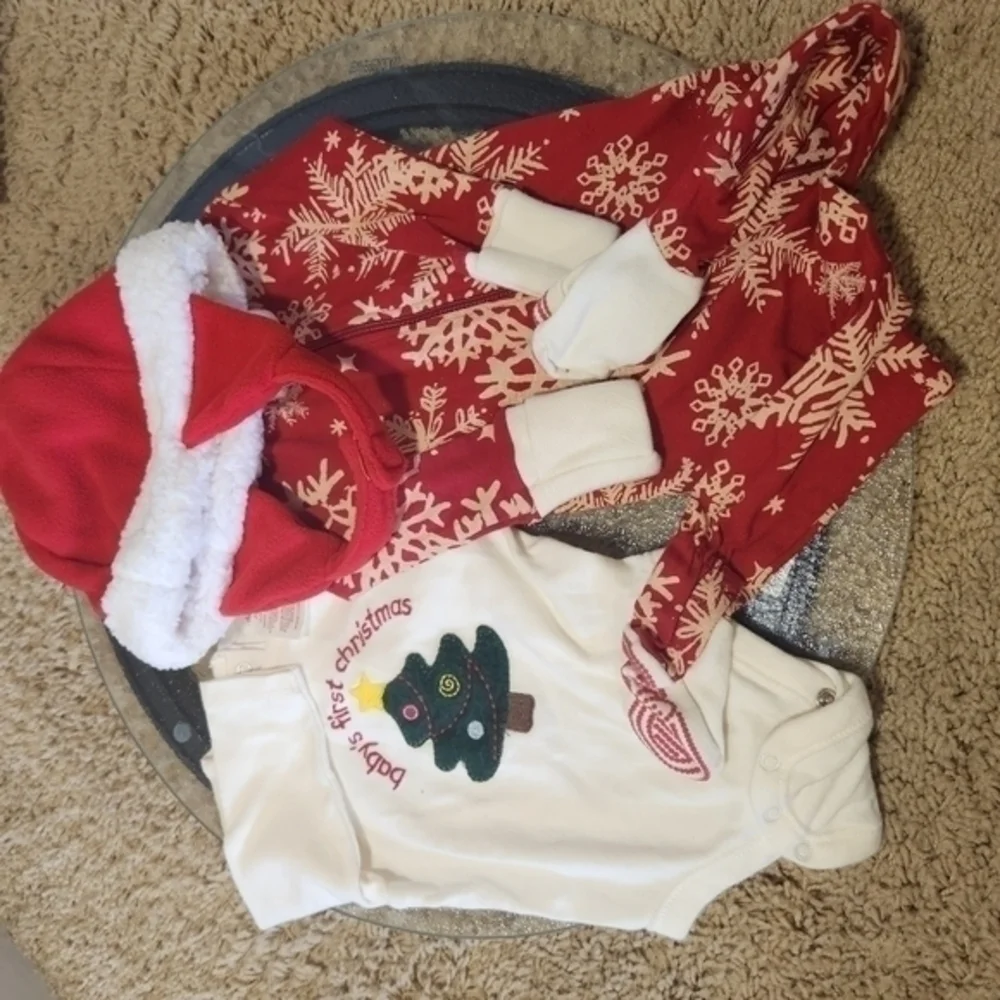 Babys First 1st Christmas‎ Sleeper Burts Bees-Onesie 0/3 mos Old Navy Hat 12-18m